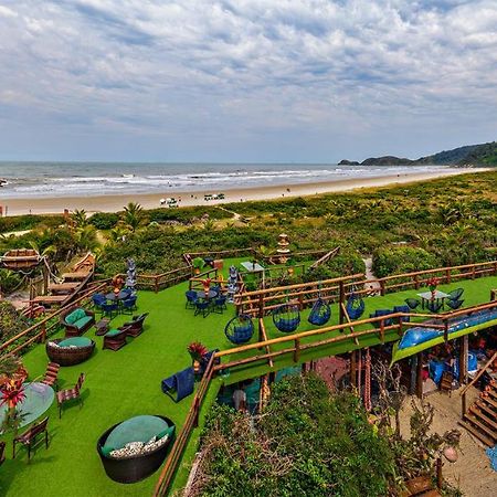 Grajagan Surf Resort Ilha do Mel Luaran gambar