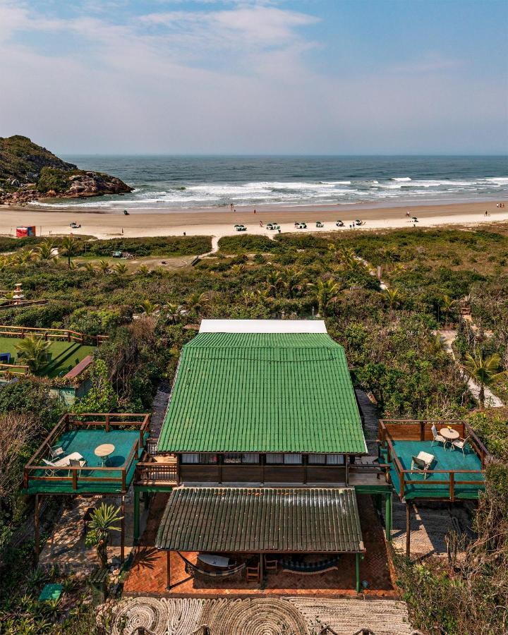 Grajagan Surf Resort Ilha do Mel Luaran gambar