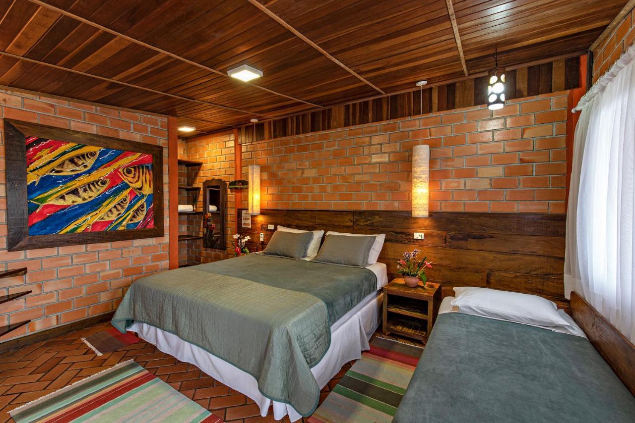 Grajagan Surf Resort Ilha do Mel Bilik gambar