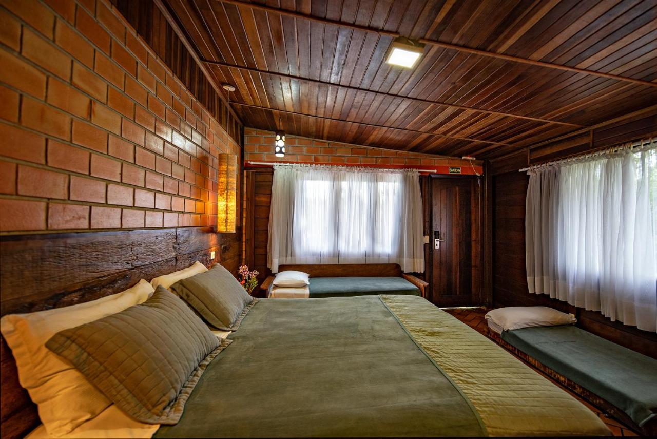Grajagan Surf Resort Ilha do Mel Bilik gambar