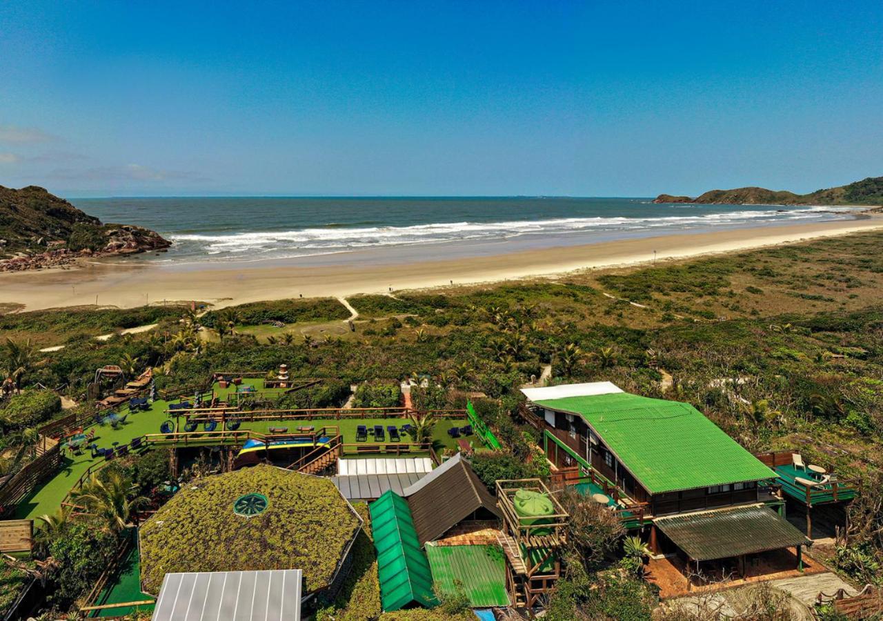 Grajagan Surf Resort Ilha do Mel Luaran gambar