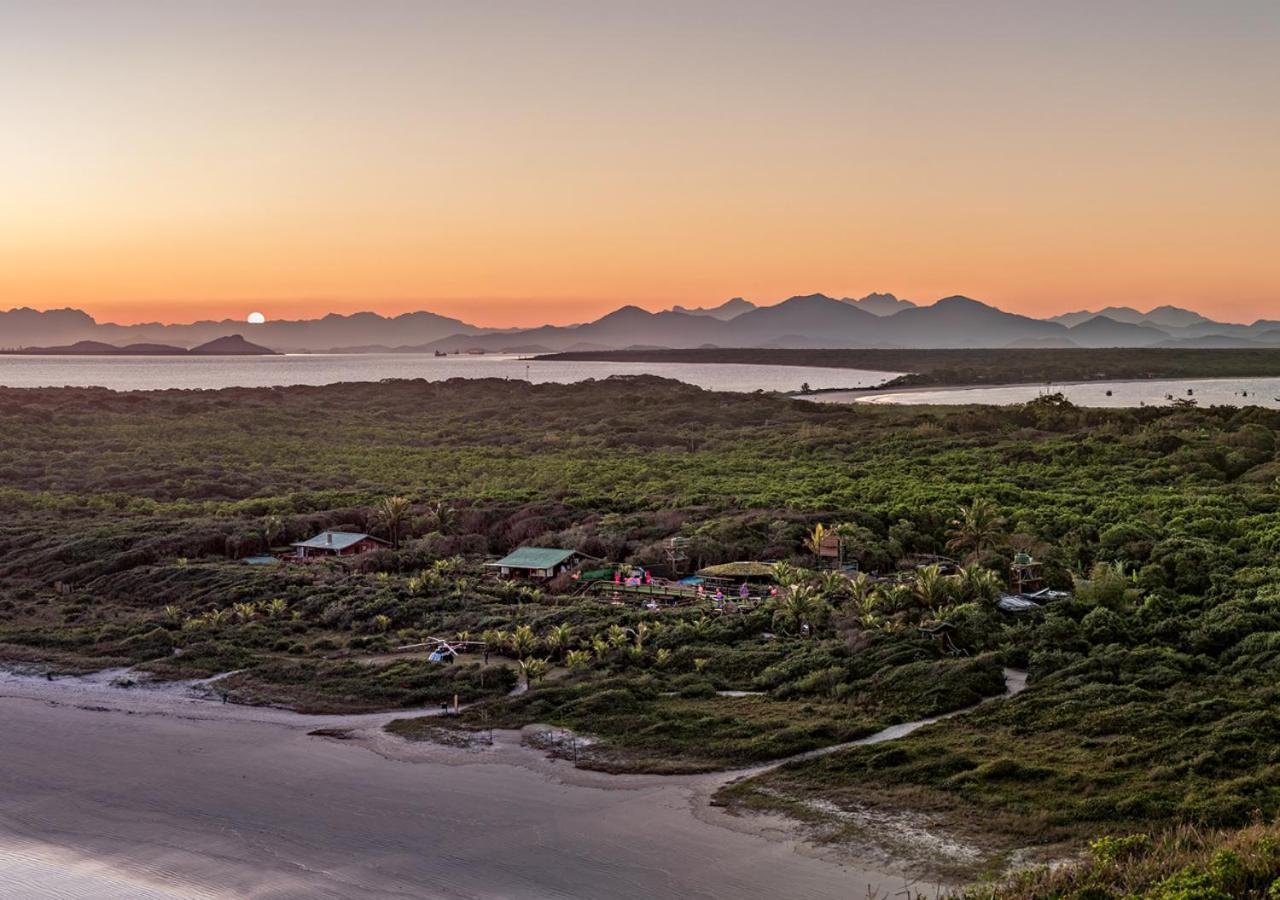 Grajagan Surf Resort Ilha do Mel Luaran gambar