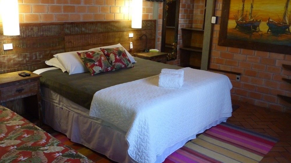 Grajagan Surf Resort Ilha do Mel Luaran gambar