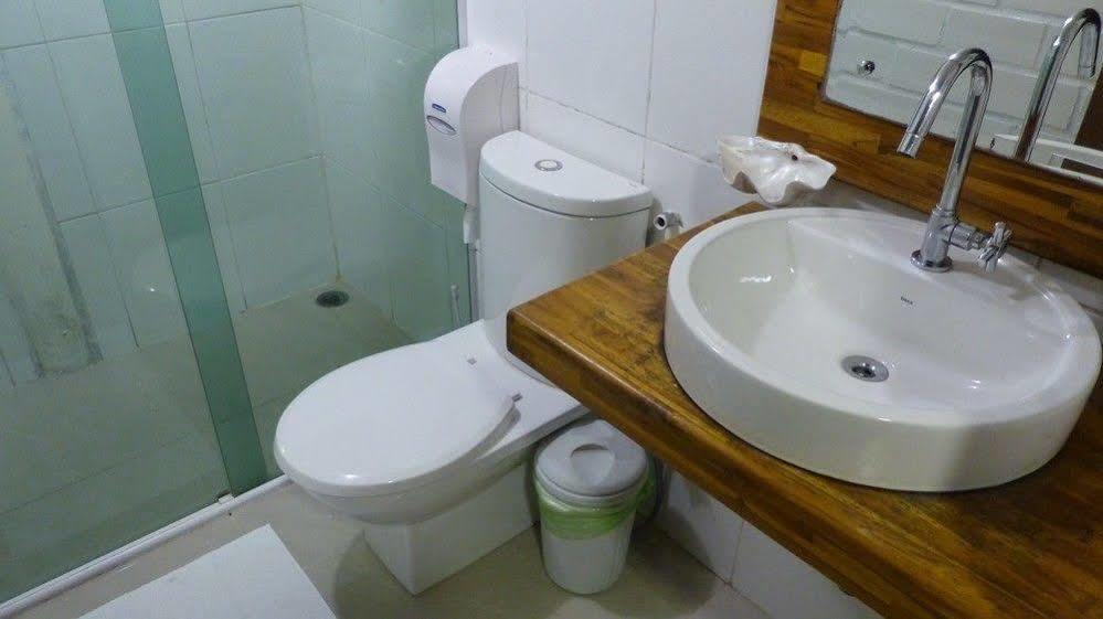 Grajagan Surf Resort Ilha do Mel Luaran gambar