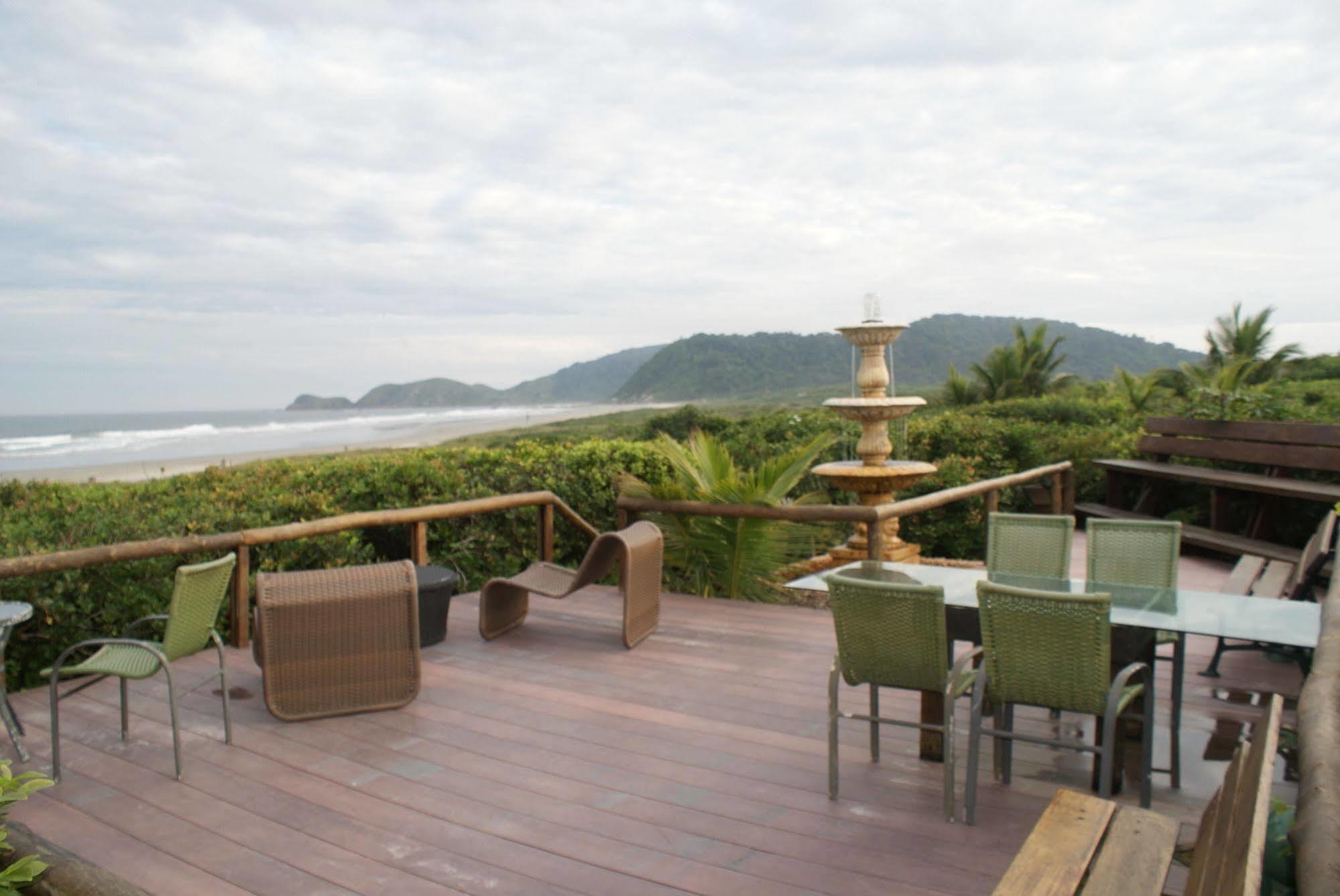Grajagan Surf Resort Ilha do Mel Luaran gambar